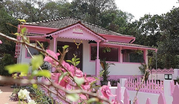 SKYBO BOOTS AND BAGS - Chapel in Ilango Nagar